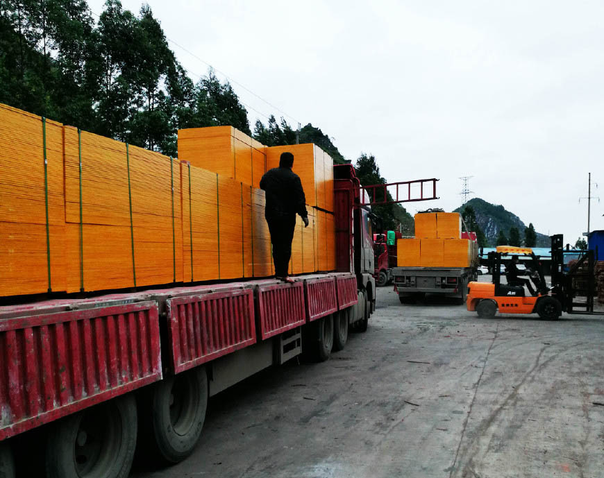 100萬的建筑模板訂單量發往湖南岳陽！
